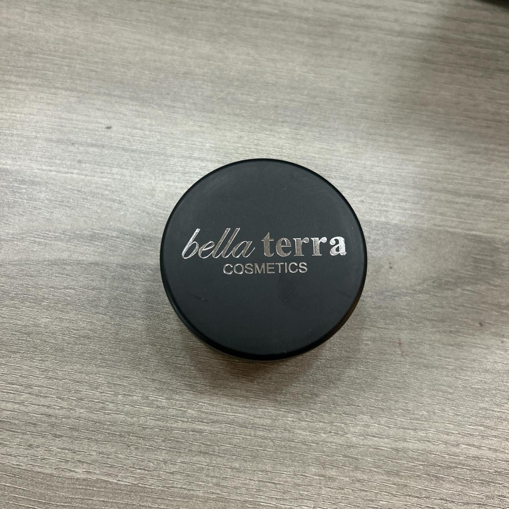 Bella Terra Cosmetics BB cream and setting powder
